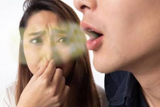 Chronic bad breath impact on confidence and relationships